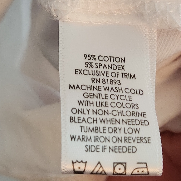 EUC Denim and Co White Long Sleeve Tie front Shirt.  Size M.   Very comfortable. - Picture 3 of 4